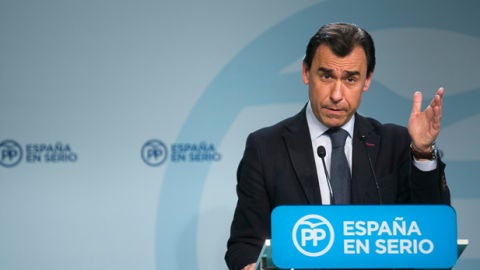 Mart&iacute;nez Ma&iacute;llo en una rueda de prensa 