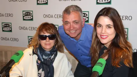 Emma Suárez, Juan Ramón Lucas y Adriana Ugarte Las actrices Emma Suárez y Adriana Ugarte con Juan Ramón Lucas durante una entrevista en Onda Cero