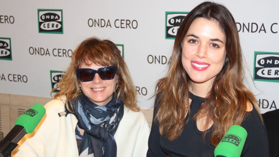 Las actrices Emma Su&aacute;rez y Adriana Ugarte durante una entrevista en Onda Cero