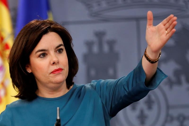 Sáenz de Santamaría coordina la ayuda a Ecuador con Interior, Exteriores y Defensa Sáenz de Santamaría coordina la ayuda a Ecuador con Interior, Exteriores y Defensa