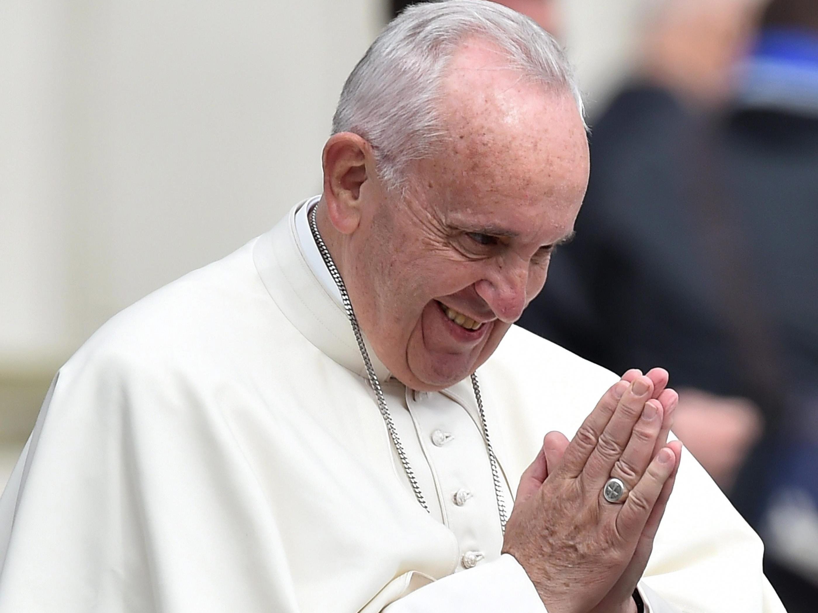 El Papa sueña una Europa sin muros "donde ser emigrante no sea un delito" El Papa sueña una Europa sin muros "donde ser emigrante no sea un delito"