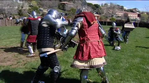 Manzanares el Real vuelve a la Edad Media con un combate medieval Manzanares el Real vuelve a la Edad Media con un combate medieval