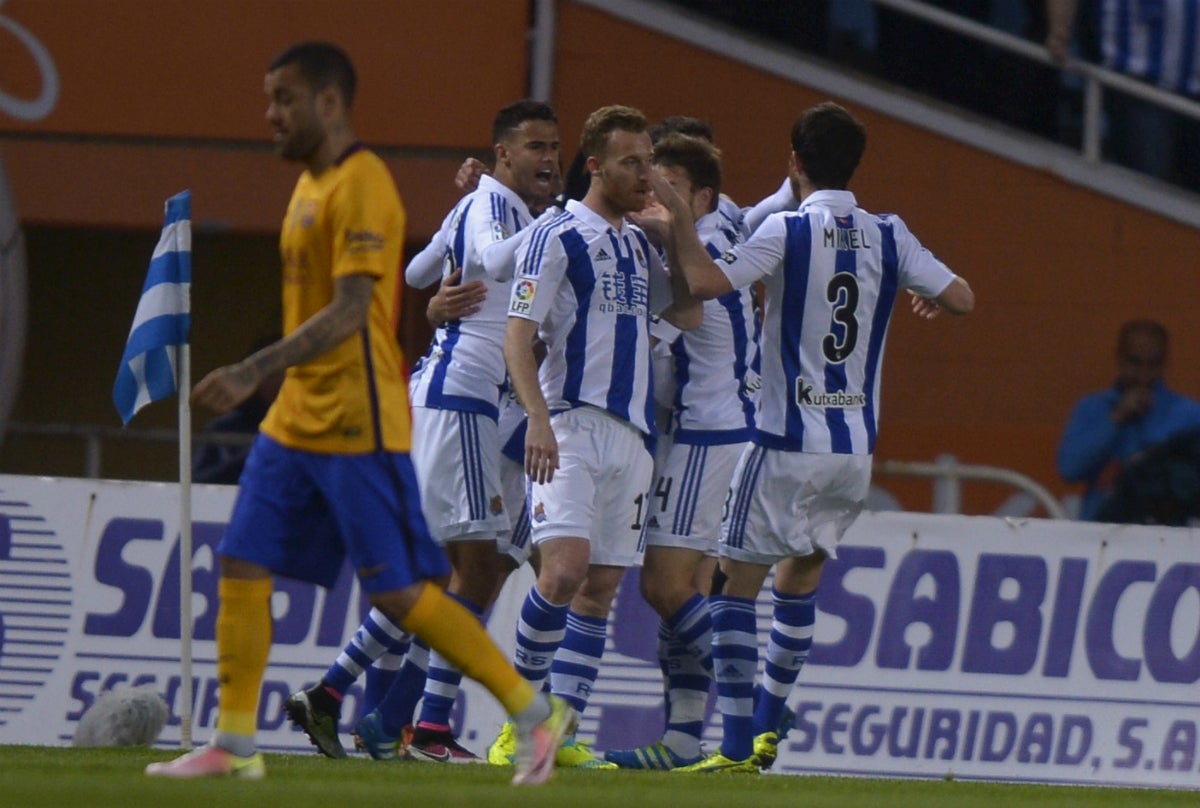 El Barça vuelve a caer en Anoeta y la Real reaviva la Liga El Barça vuelve a caer en Anoeta y la Real reaviva la Liga