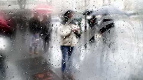 Bajas temperaturas y lluvias persistentes