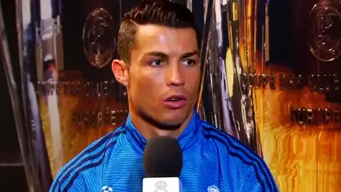 Cristiano Ronaldo habla con la televisión del Real Madrid Cristiano Ronaldo habla con la televisión del Real Madrid