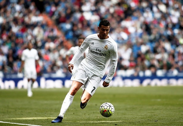 El Real Madrid se aferra al milagro en Granada y a su once de gala ante un Deportivo en crisis El Real Madrid se aferra al milagro en Granada y a su once de gala ante un Deportivo en crisis
