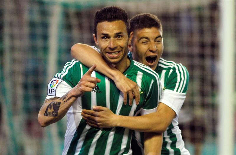 Betis 1 - 0 Levante. Ruben Castro salva al Betis en casa Betis 1 - 0 Levante. Ruben Castro salva al Betis en casa