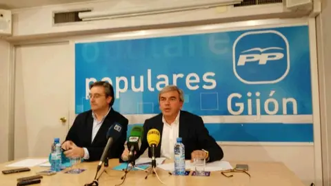 Rueda de prensa PP tras anularse segundo congreso local Mariano Marín y Pablo González