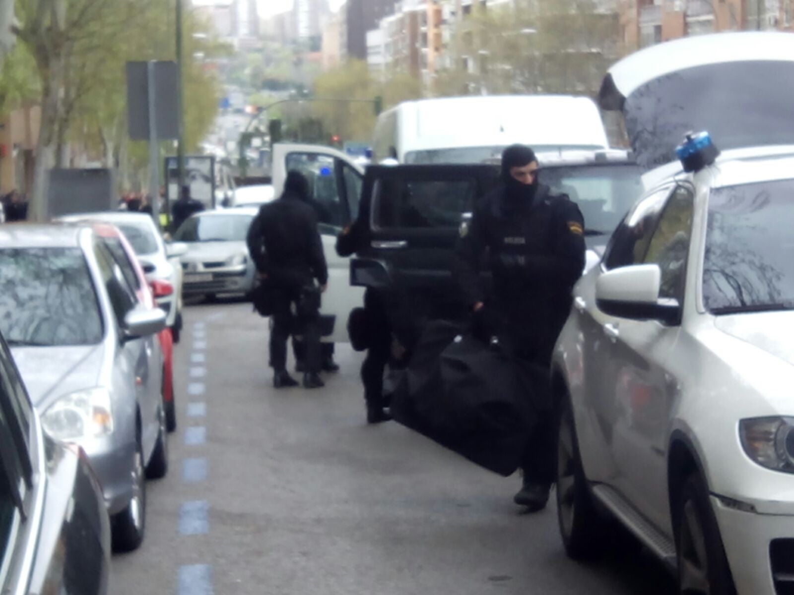 Un herido leve al sorprender a dos ladrones robando en un piso de Madrid Un herido leve al sorprender a dos ladrones robando en un piso de Madrid