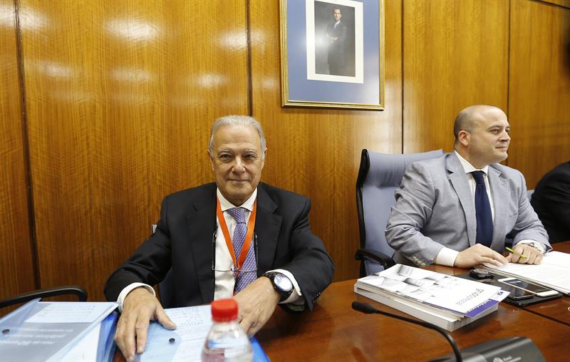 El exconsejero andaluz, Ángel Ojeda, reduce el fraude de los cursos a errores administrativos El exconsejero andaluz, Ángel Ojeda, reduce el fraude de los cursos a errores administrativos
