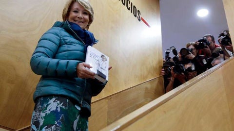 Esperanza Aguirre en la presentaci&oacute;n de su nuevo libro