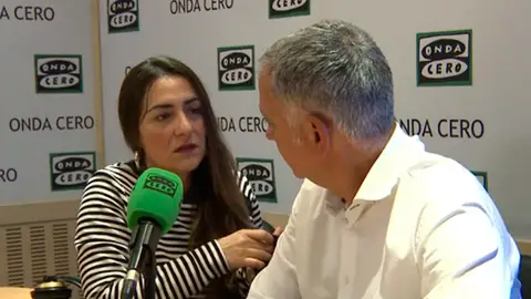 Candela Peña con Juan Ramón Lucas durante la última pregunta La actriz Candela Peña con Juan Ramón Lucas durante una entrevista en Más de uno