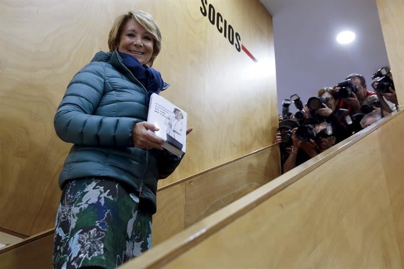 Esperanza Aguirre cree que el PP atraviesa una de sus crisis "más difíciles" Esperanza Aguirre cree que el PP atraviesa una de sus crisis "más difíciles"