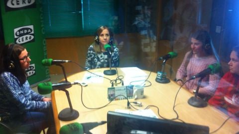 Visita escolar a la radio