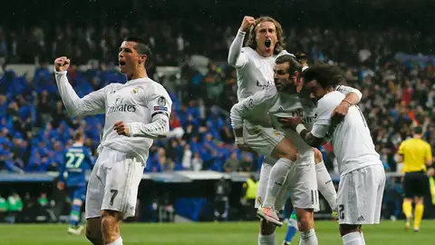 Celebración efusiva del 2-0 del Madrid Celebración efusiva del 2-0 del Madrid