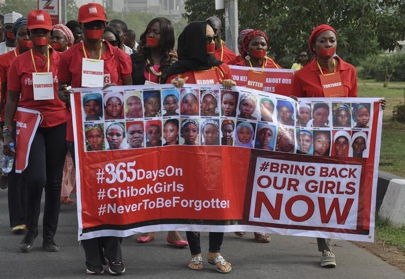 Un vídeo de Boko Haram muestra a algunas de las niñas de Chibok con vida Un vídeo de Boko Haram muestra a algunas de las niñas de Chibok con vida
