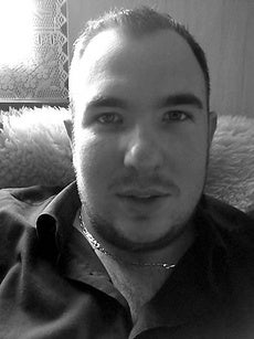 Detienen en Málaga al hombre que suministró armas al yihadista que cometió el atentado en el súper de París Detienen en Málaga al hombre que suministró armas al yihadista que cometió el atentado en el súper de París