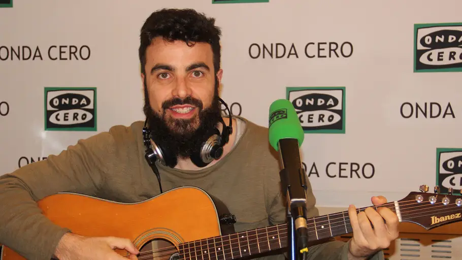 Huecco en los estudios de Onda Cero El cantante Huecco en los estudios de Onda Cero
