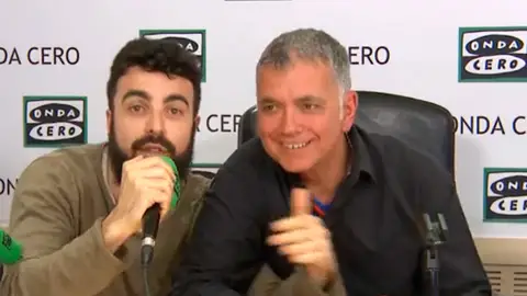 Huecco rapea con Juan Ramón Lucas en Rumano Huecco rapea con Juan Ramón Lucas en Rumano