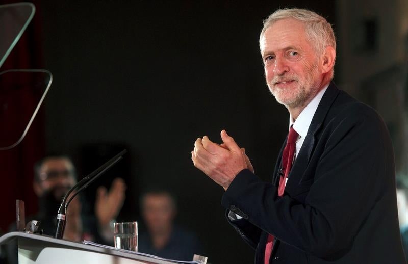 Corbyn despide al portavoz de Exteriores y dimite la responsable de Salud Corbyn despide al portavoz de Exteriores y dimite la responsable de Salud