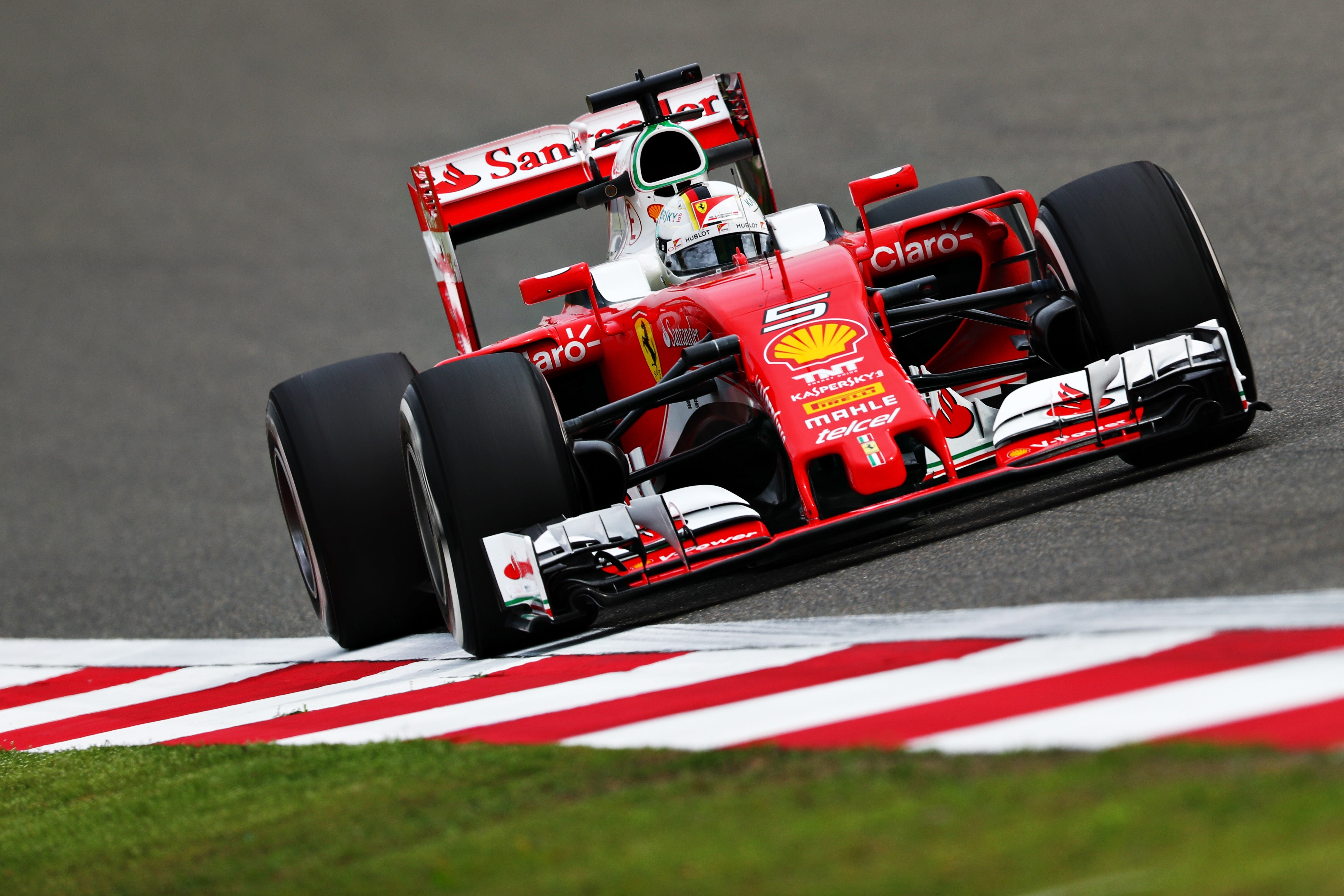 Raikkonen renueva un año más con Ferrari Raikkonen renueva un año más con Ferrari