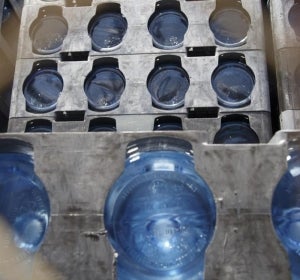 Agua embotellada Agua embotellada