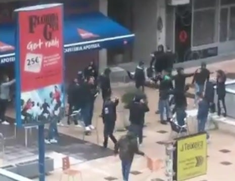Multitudinaria pelea en Vigo entre hinchas del Celta y del Betis Multitudinaria pelea en Vigo entre hinchas del Celta y del Betis