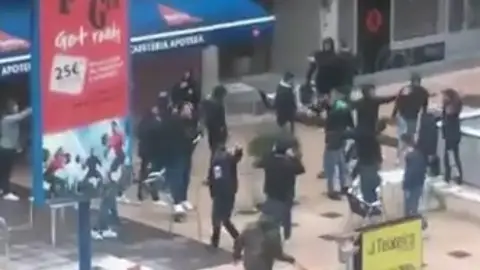 Pelea entre hinchas del Celta y el Betis Pelea entre hinchas del Celta y el Betis