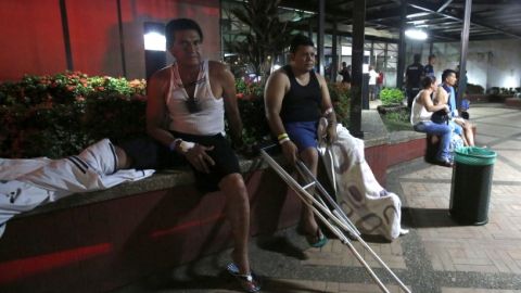 Afectados tras el terremoto en Ecuador 