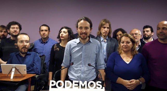 La criba mediática: "La consulta de Podemos es más un plebiscito que un referéndum", afirma 'El País' La criba mediática: "La consulta de Podemos es más un plebiscito que un referéndum", afirma 'El País'