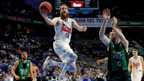 Sergio Rodr&iacute;guez encesta ante Albert Miralles