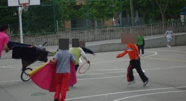 Un colegio zaragozano imparte actividades taurinas en sus clases de educación física Un colegio zaragozano imparte actividades taurinas en sus clases de educación física