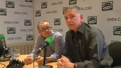 Diego Neria con Juan Ramón Lucas durante la última pregunta Diego Neria con Juan Ramón Lucas durante la última pregunta