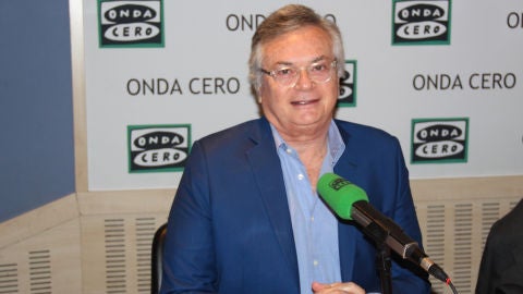 El escritor Mois&eacute;s Na&iacute;m en Onda Cero