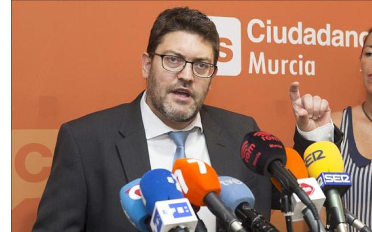 Miguel Sánchez: "Si, desgraciadamente, Pedro Antonio Sánchez resulta imputado, tiene que marcharse" Miguel Sánchez: "Si, desgraciadamente, Pedro Antonio Sánchez resulta imputado, tiene que marcharse"