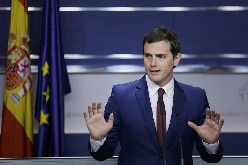 Personas físicas: La reacción "despectiva" de Albert Rivera a la propuesta de Compromís Personas físicas: La reacción "despectiva" de Albert Rivera a la propuesta de Compromís