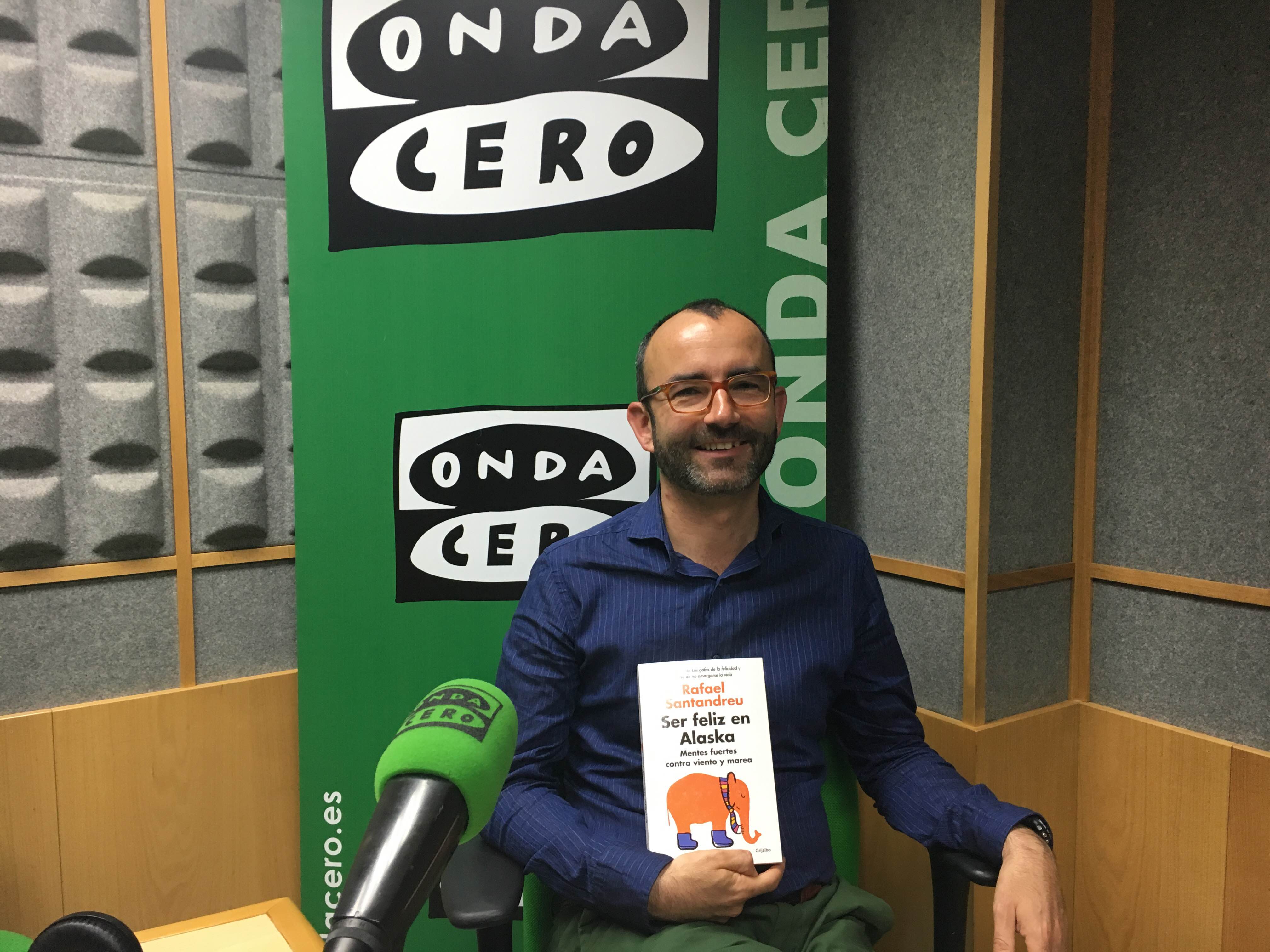 El psicólogo Rafael Santandreu presenta "Sin Miedo" en Onda Cero Vigo El psicólogo Rafael Santandreu presenta "Sin Miedo" en Onda Cero Vigo