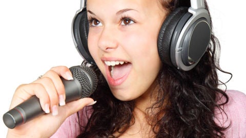 Lo hagas bien o mal, cantar desahoga de lo lindo