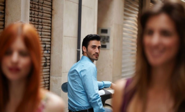 ¿En qué se fijan los hombres cuando ven a una mujer? ¿En qué se fijan los hombres cuando ven a una mujer?