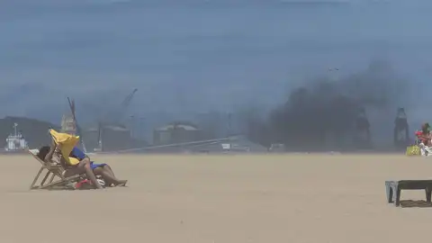 Nube de carbón en El Musel (Gijón) Nube de carbón en El Musel (Gijón)