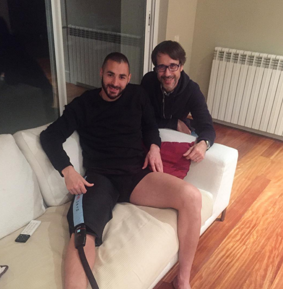 Benzema se recupera de su lesión en casa con Juan Muro, exfisio del Real Madrid Benzema se recupera de su lesión en casa con Juan Muro, exfisio del Real Madrid