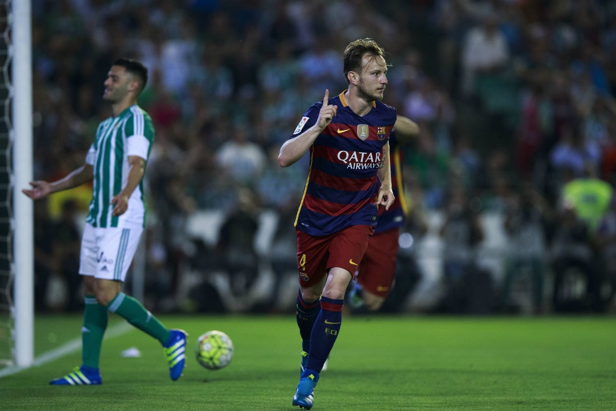 Betis 0 - 2 Barcelona. El Barça continua líder en la recta final de La Liga Betis 0 - 2 Barcelona. El Barça continua líder en la recta final de La Liga