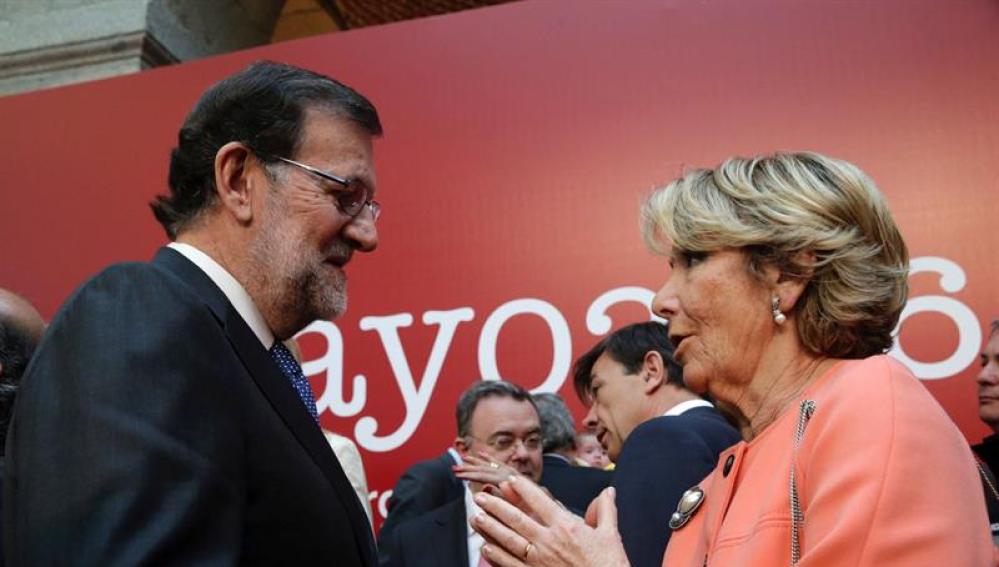 Mariano Rajoy junto a Esperanza Aguirre en los actos conmemorativos por el 2 de Mayo