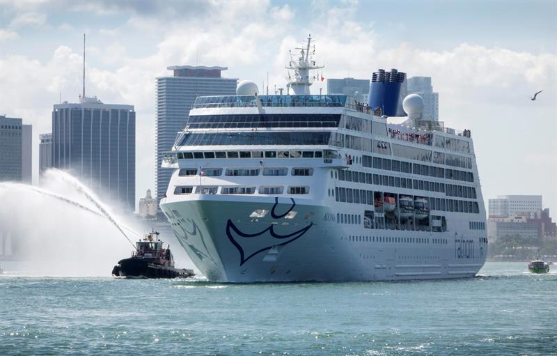 Zarpa desde Miami el primer crucero de EE.UU. a Cuba en más de 50 años Zarpa desde Miami el primer crucero de EE.UU. a Cuba en más de 50 años
