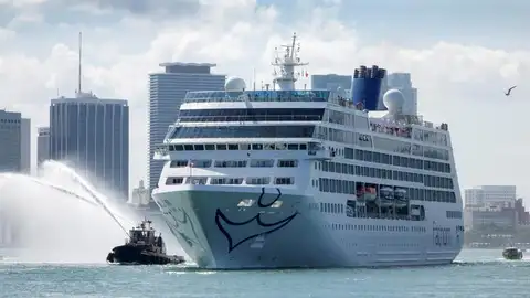 El primer crucero de EE.UU. a Cuba en más de 50 años El primer crucero de EE.UU. a Cuba en más de 50 años