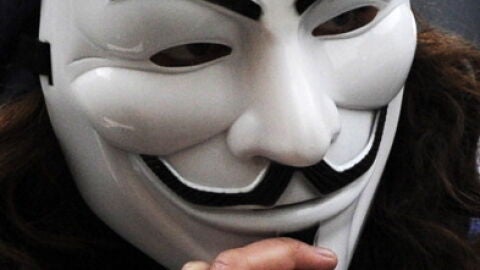 Persona con la m&aacute;scara de Anonymous