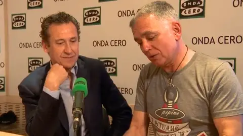 Jorge Valdano con Juan Ramón Lucas Jorge Valdano con Juan Ramón Lucas durante la última pregunta