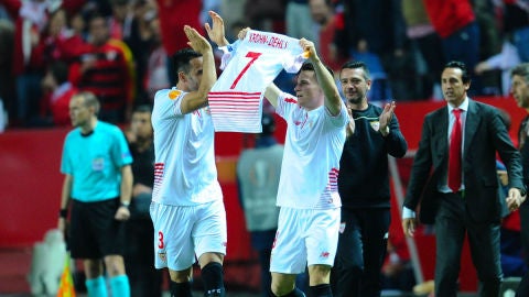 Gameiro dedica uno de sus goles a Krohn-Dehli, gravemente lesionado en el partido de ida
