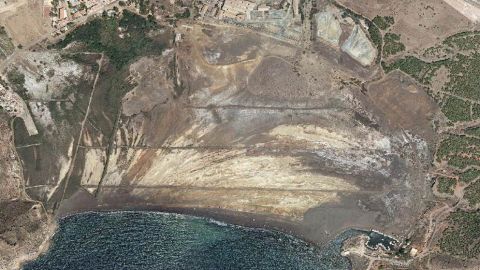 La bah&iacute;a de Portm&aacute;n vista desde al aire.