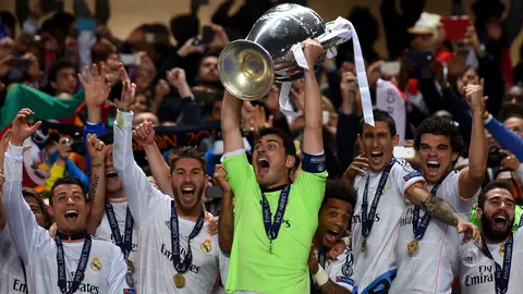 Casillas levanta la Décima para el Real Madrid tras la final de 2014 Casillas levanta la Décima para el Real Madrid tras la final de 2014